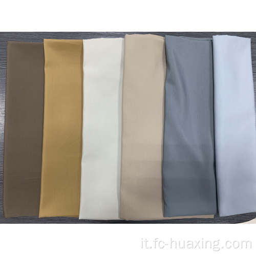 Uomini musulmani vestiti jalabiya kaftan thobe